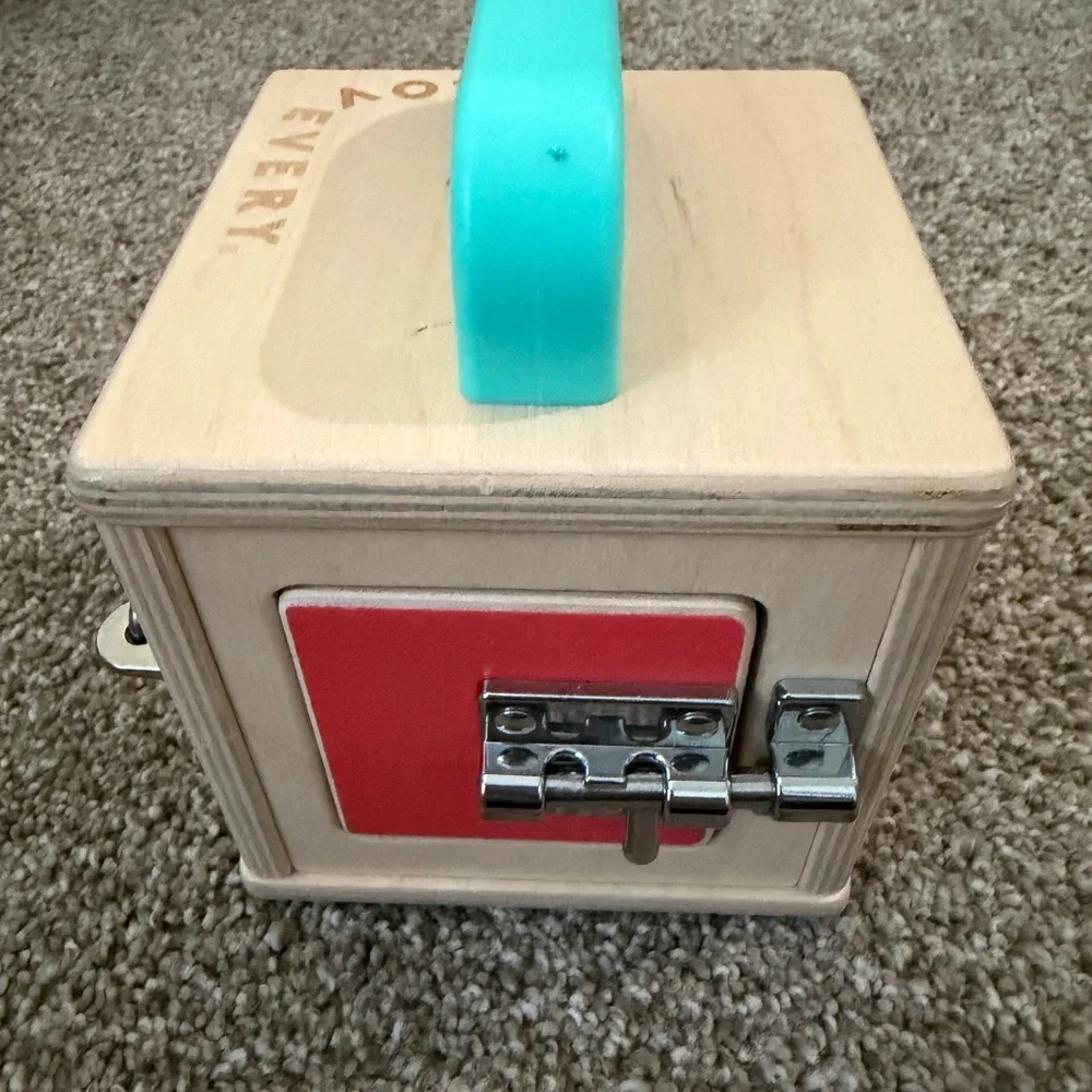 Lovevery Lockbox - Picture 2 of 5
